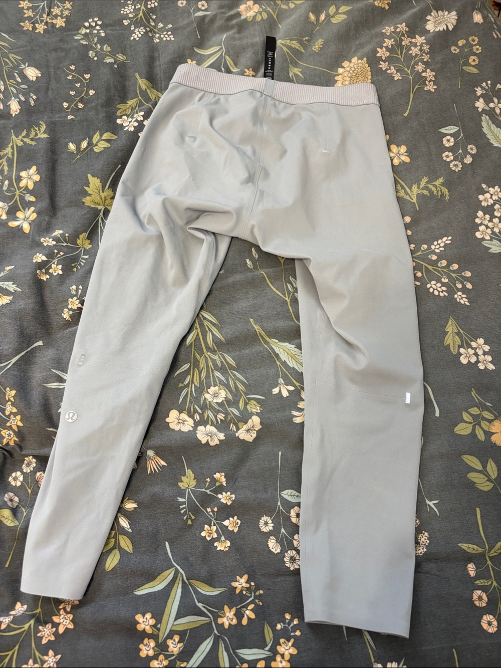 Lululemon Men’s License to Train 21” Light Gray Compression Tights Size Large - Picture 6 of 7